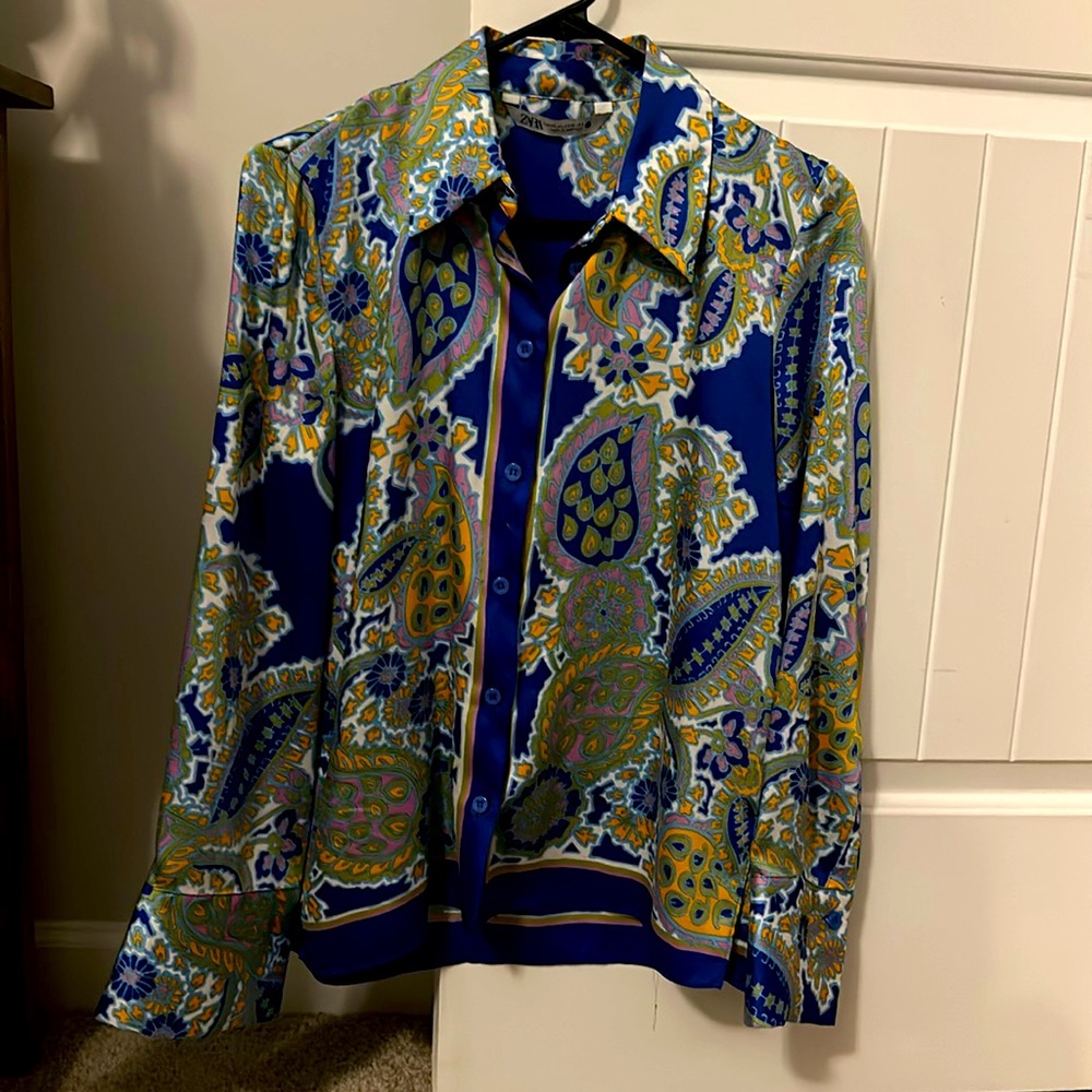 Flowy printed paisley blouse